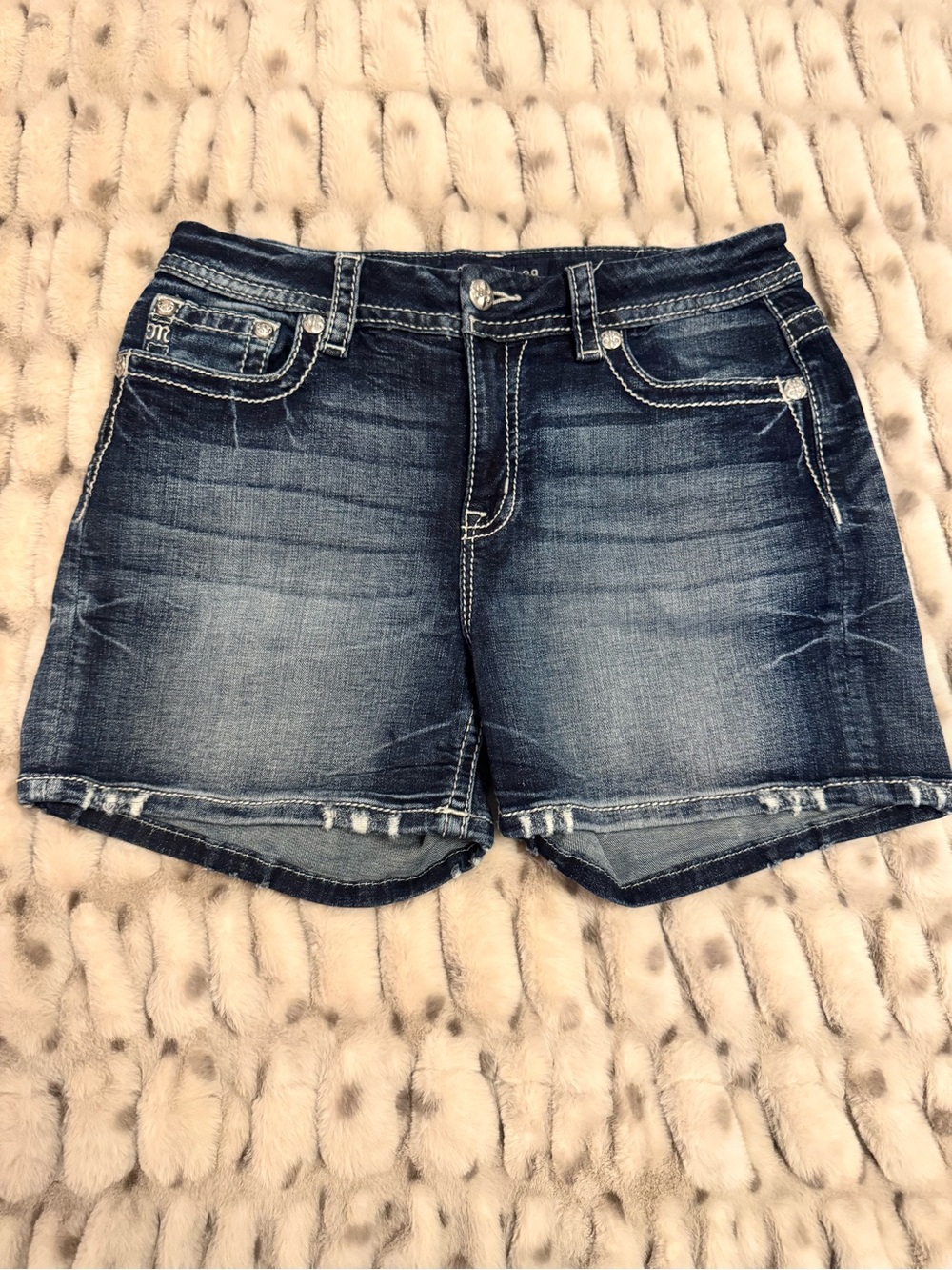 Miss Me Curvy Fit Denim Shorts Size small- 29